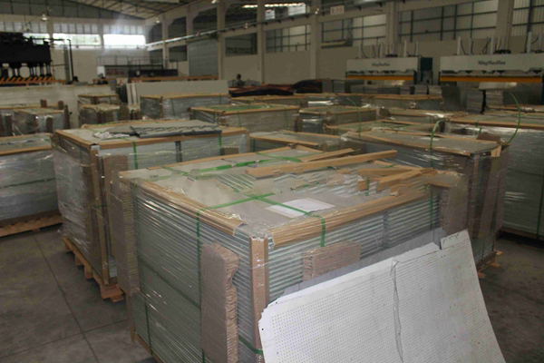 Characteristics of honeycomb aluminum plates